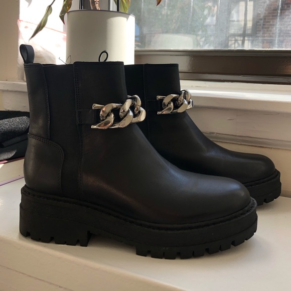 Marc Fisher LTD Parrie Bootie - Picture 2 of 6